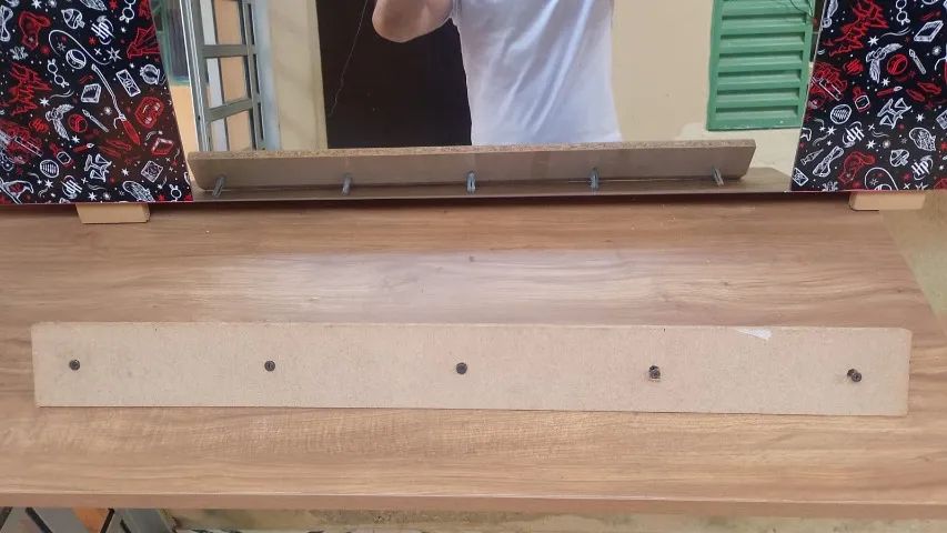 Espelho de Penteadeira com Suporte - Estilo Temático | Usado - A Retirar - Foto 3