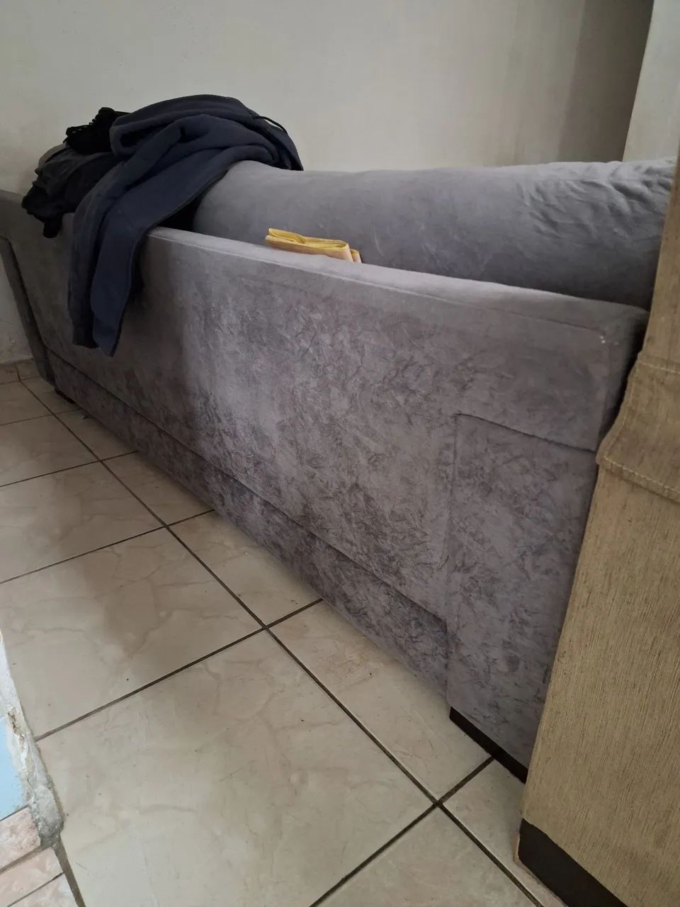 Sofa semi novo, muito conservado!