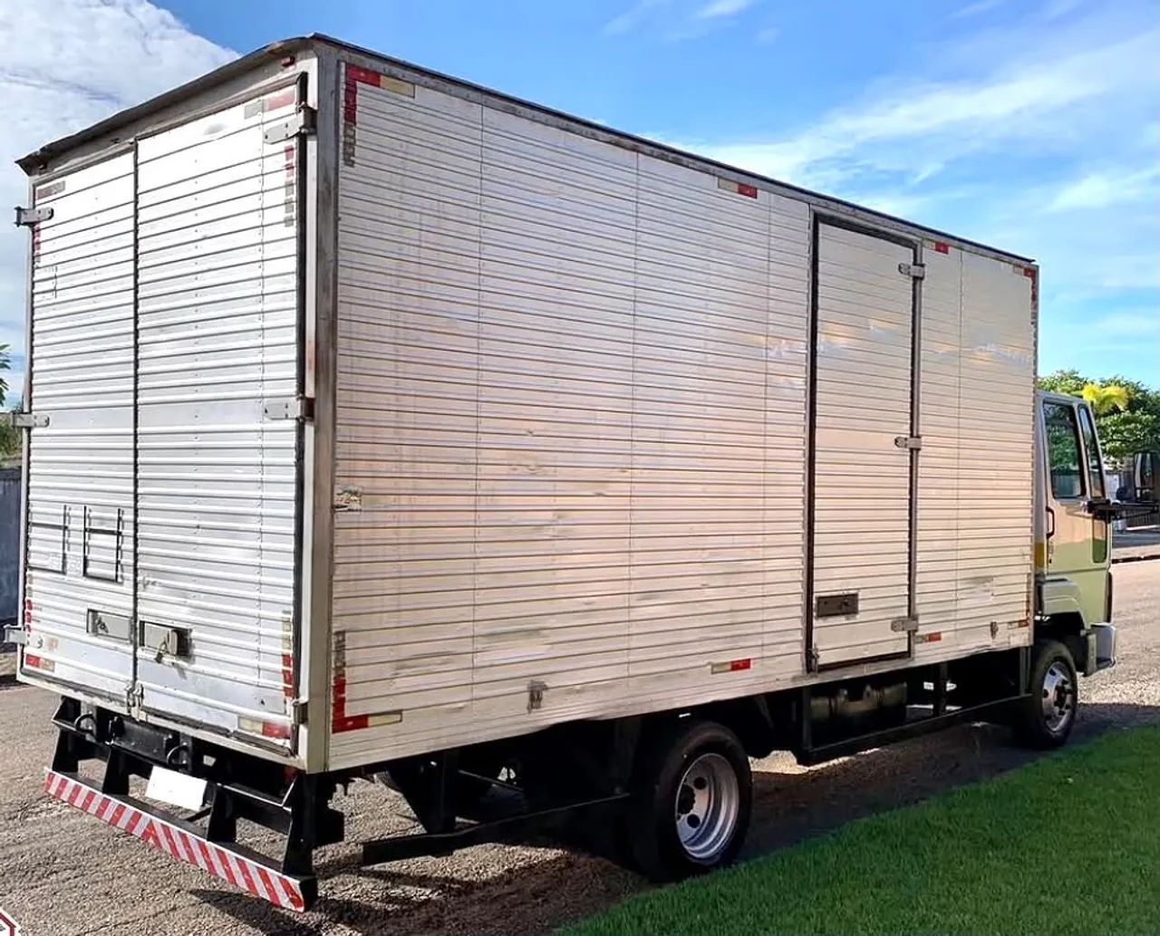 Ford cargo 712/baú/2011 - Foto 4
