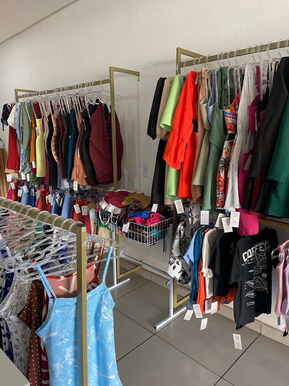 VENDO LOJA DE ROUPAS FEMININA - Foto 4