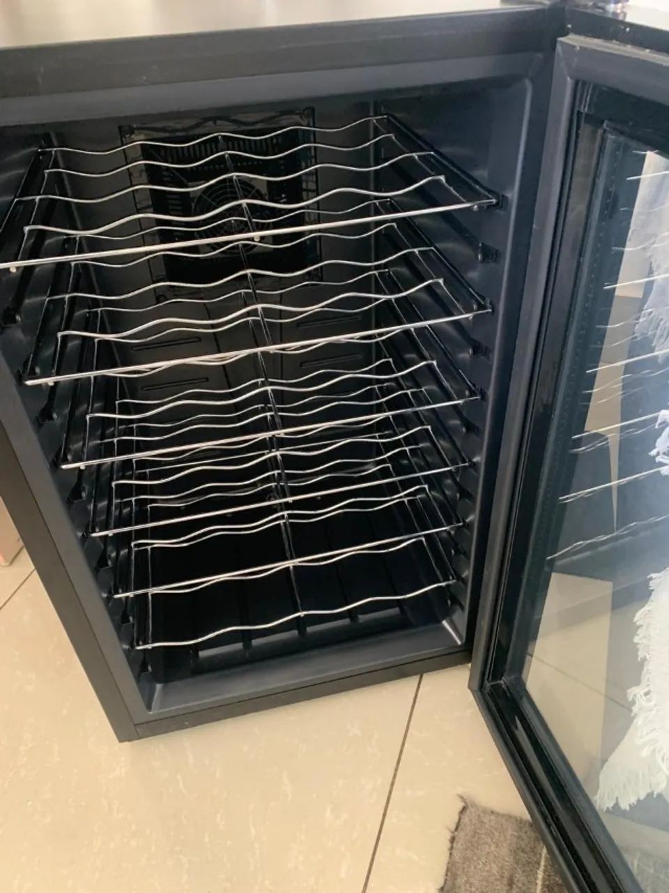 Adega Climatizada Easy Cooler 28 Garrafas  - Foto 2