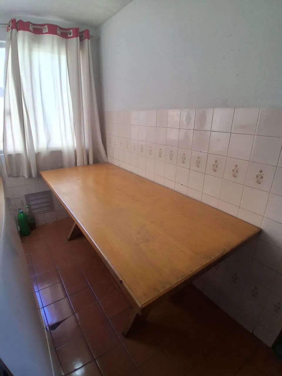 Mesa de madeira, super conservada. - Foto 4