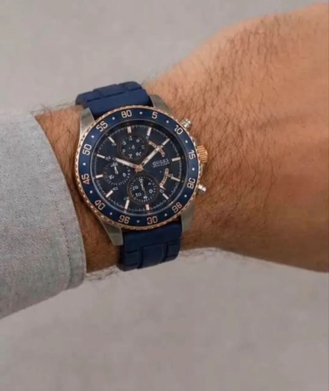 Relógio Guess Azul e Dourado