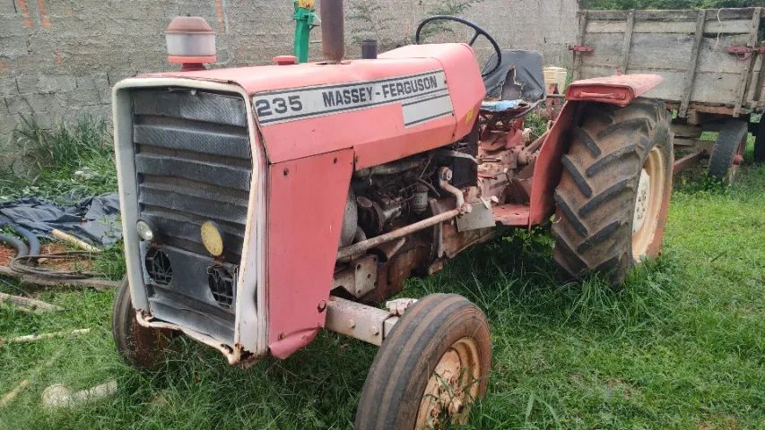 vendo trator com vários empementos - Foto 2