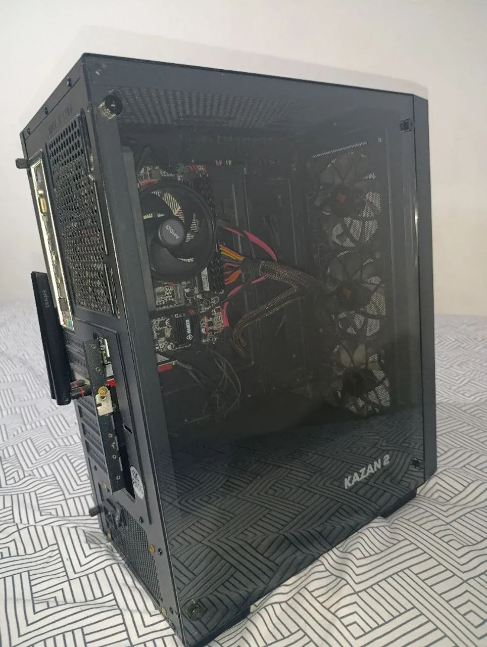 PC Gamer Ryzen 5 - Performance Premium & Conectividade de Ponta (Com Caixas!)
