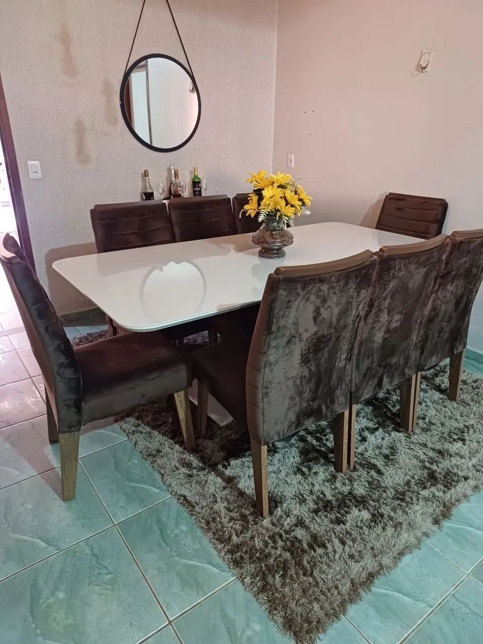 Mesa com 8 cadeiras, seminova  - Foto 3