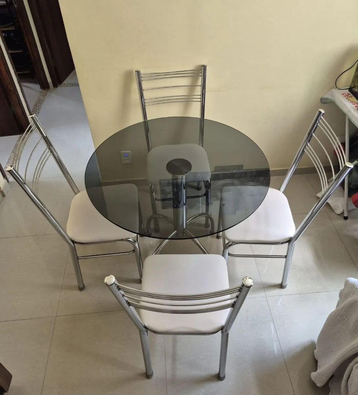 Mesa com 4 cadeiras65060623661315121