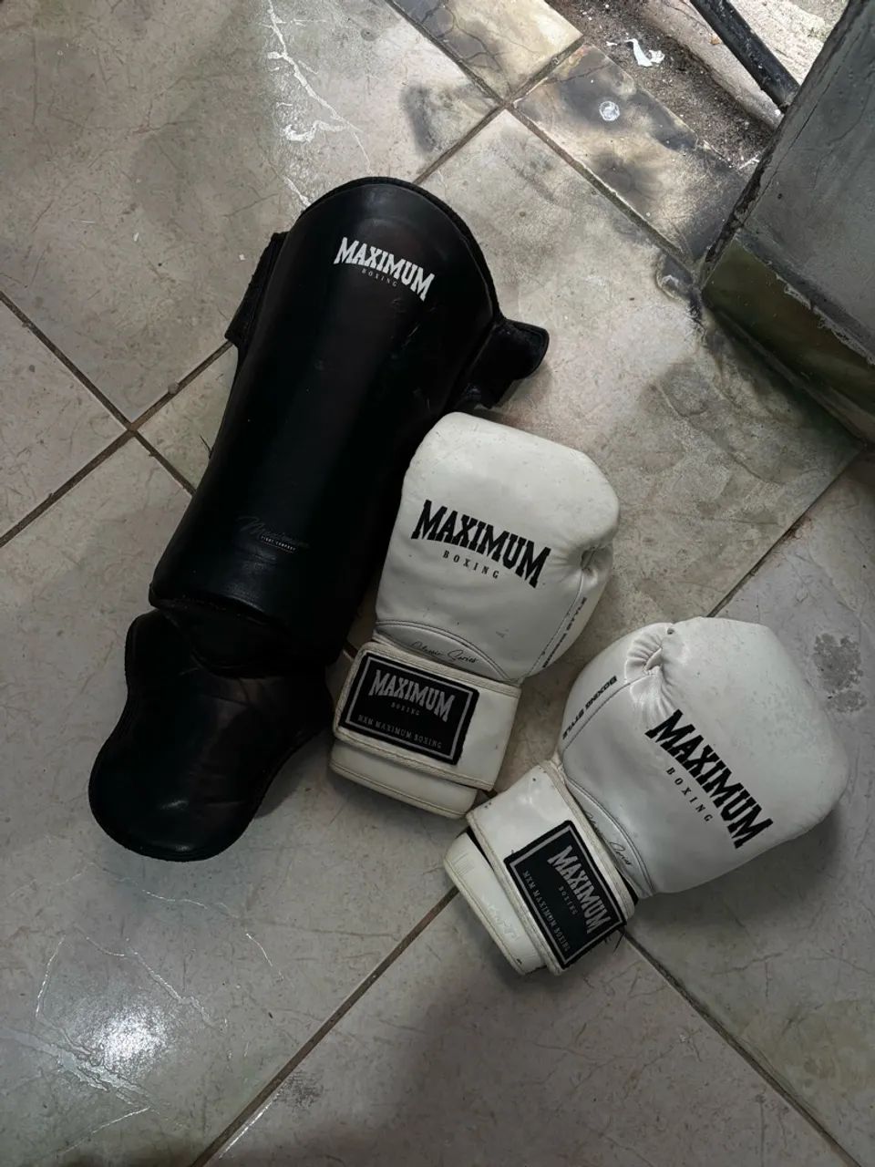 LUVA DE BOXE E CANELEIRA