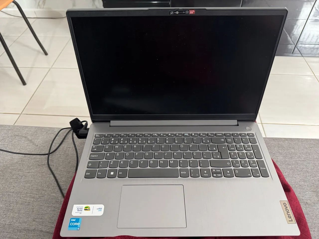 Notebook Lenovo IdeaPad 3 extremamente novo