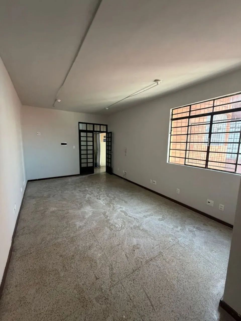 SALA COMERCIAL DE 25M² COM 1 VAGA DE GARAGEM. ÓTIMA LOCALIZAÇÃO! - Foto 3