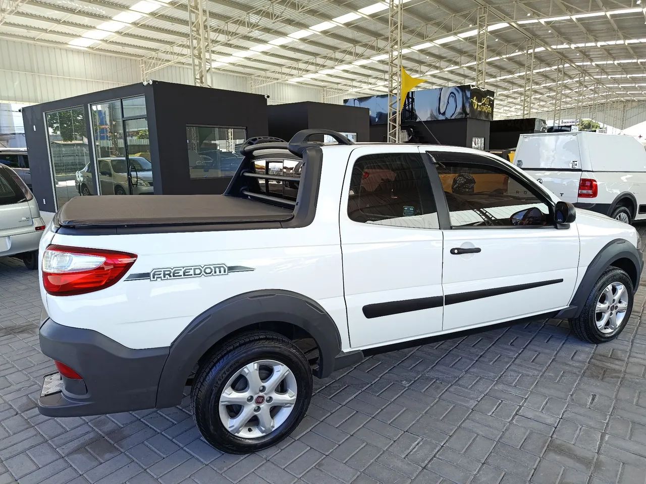 Fiat Strada Freedom 1.4 Flex 8V CD 2020 - Foto 4