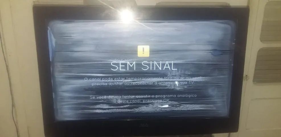 TV AOC 26 Polegadas funcionando porem com a pelicula ruim, tem que trocar