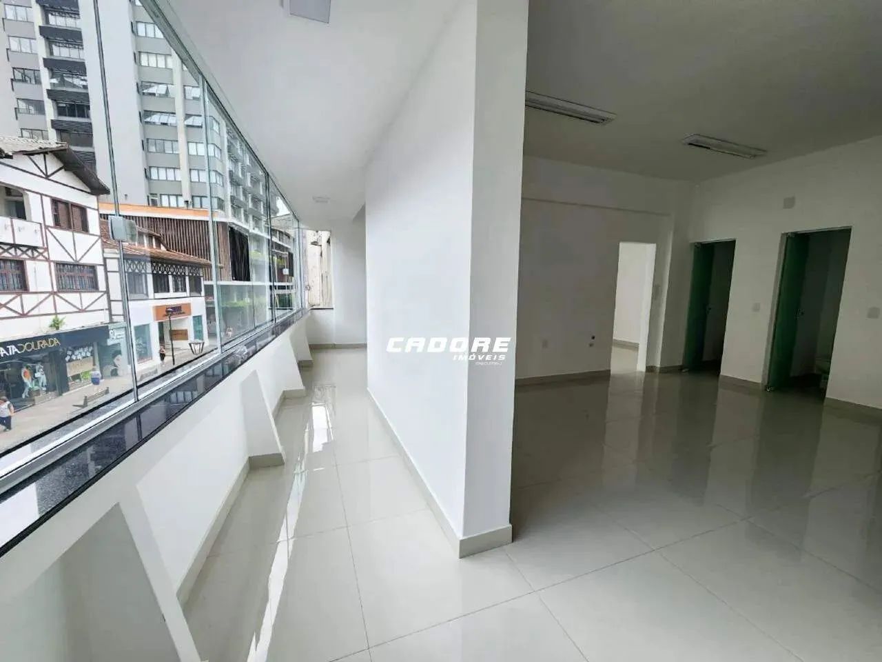Sala Comercial no centro de BLUMENAU | Cadore Imóveis