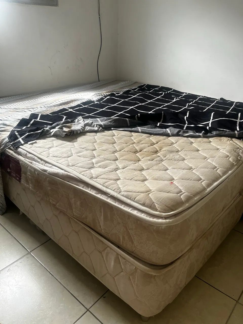 Cama solteirão 