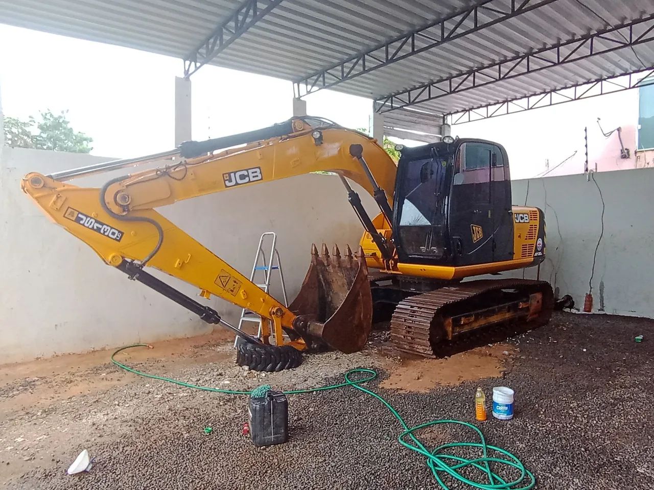 Escavadeira jcb JS 130 2022 com 3 mil horas  - Foto 2