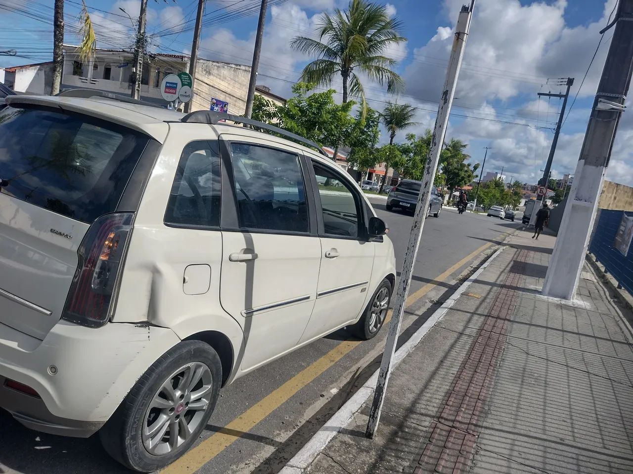Fiat Idea Essence 1.6 Flex 16V 5P 2016 - Foto 4