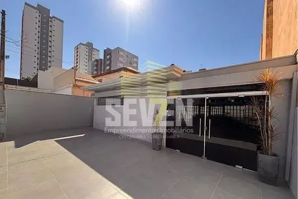 Casa Comercial à Venda em Bauru  4 Salas, Recepção e Edícula