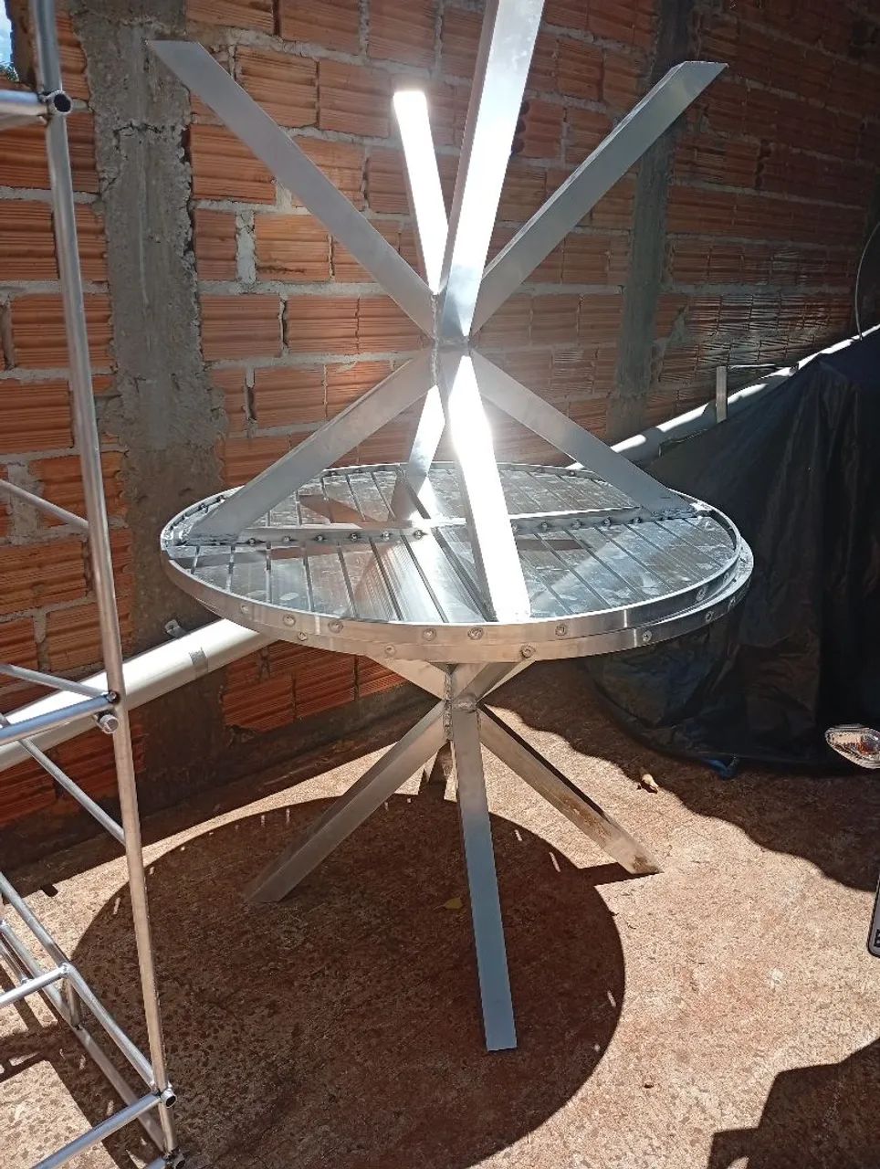 Mesa redonda ripada 1 m c / pés em x
