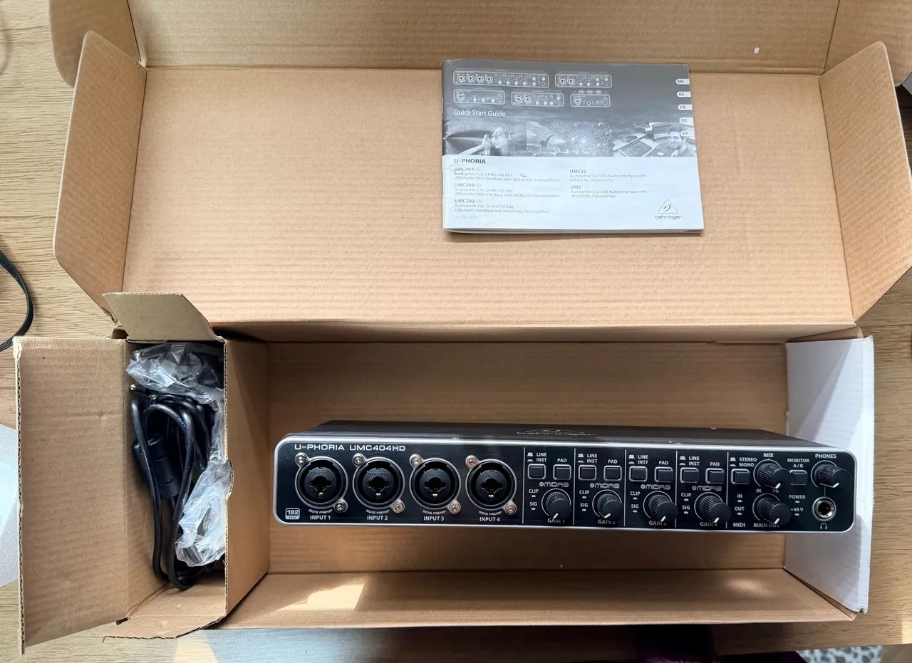 Interface de áudio Behringer U-Phoria UMC404HD