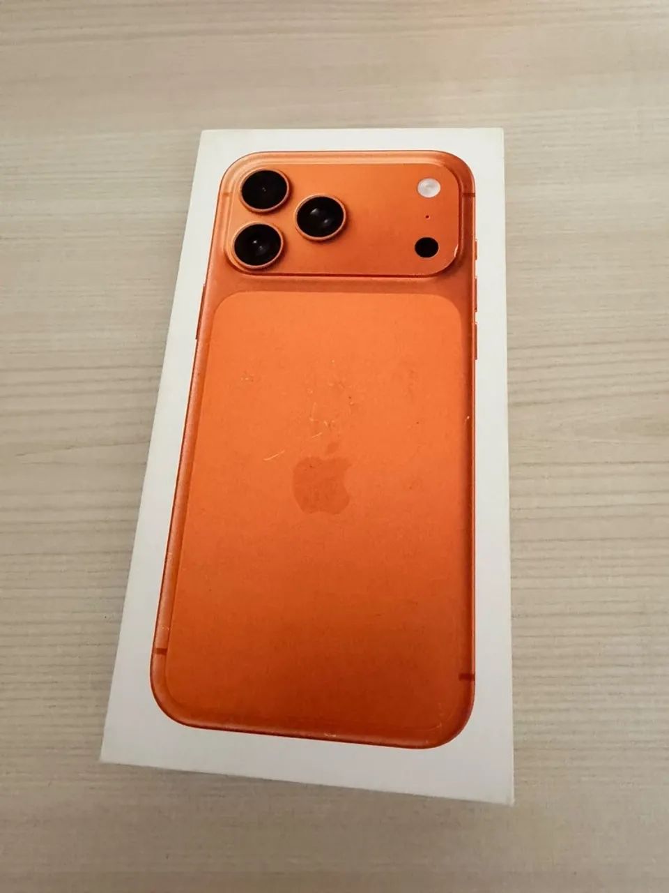 Vendo iPhone 17 pro Max Laranja 256 bateria em 92%, - Foto 3