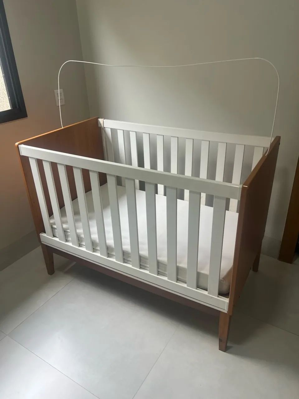 BERÇO E CÔMODA 