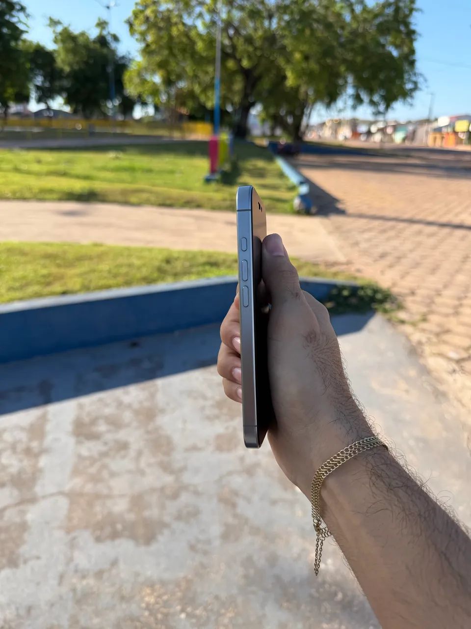 iPhone 16 Pro - Foto 2