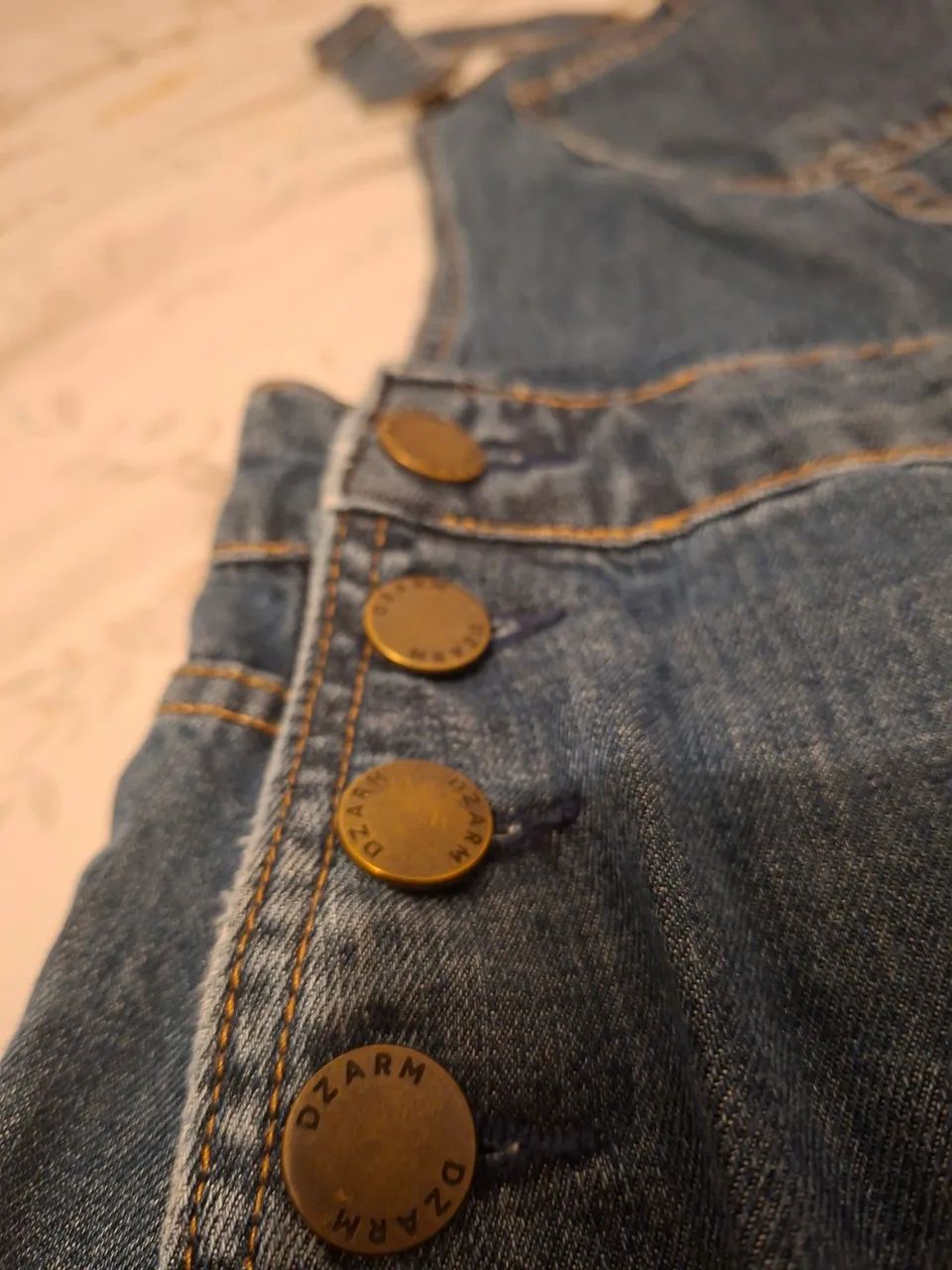 Macacão jeans - roupa original Dzarm  - Foto 4
