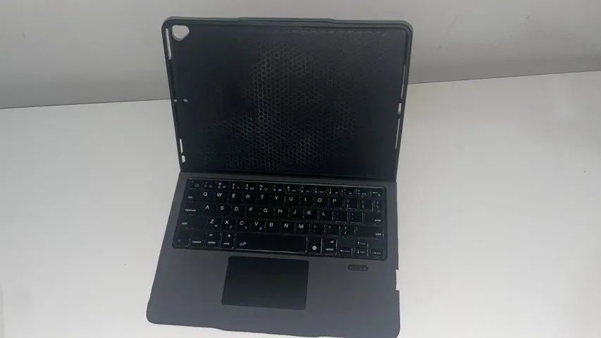 Capa c/ Teclado p/ iPad 7ª, 8ª e 9ª Gen FRETE GRÁTIS