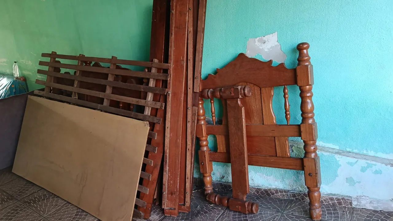 Vende-se cama casal e solteiro usadas em bom ótimo estado 