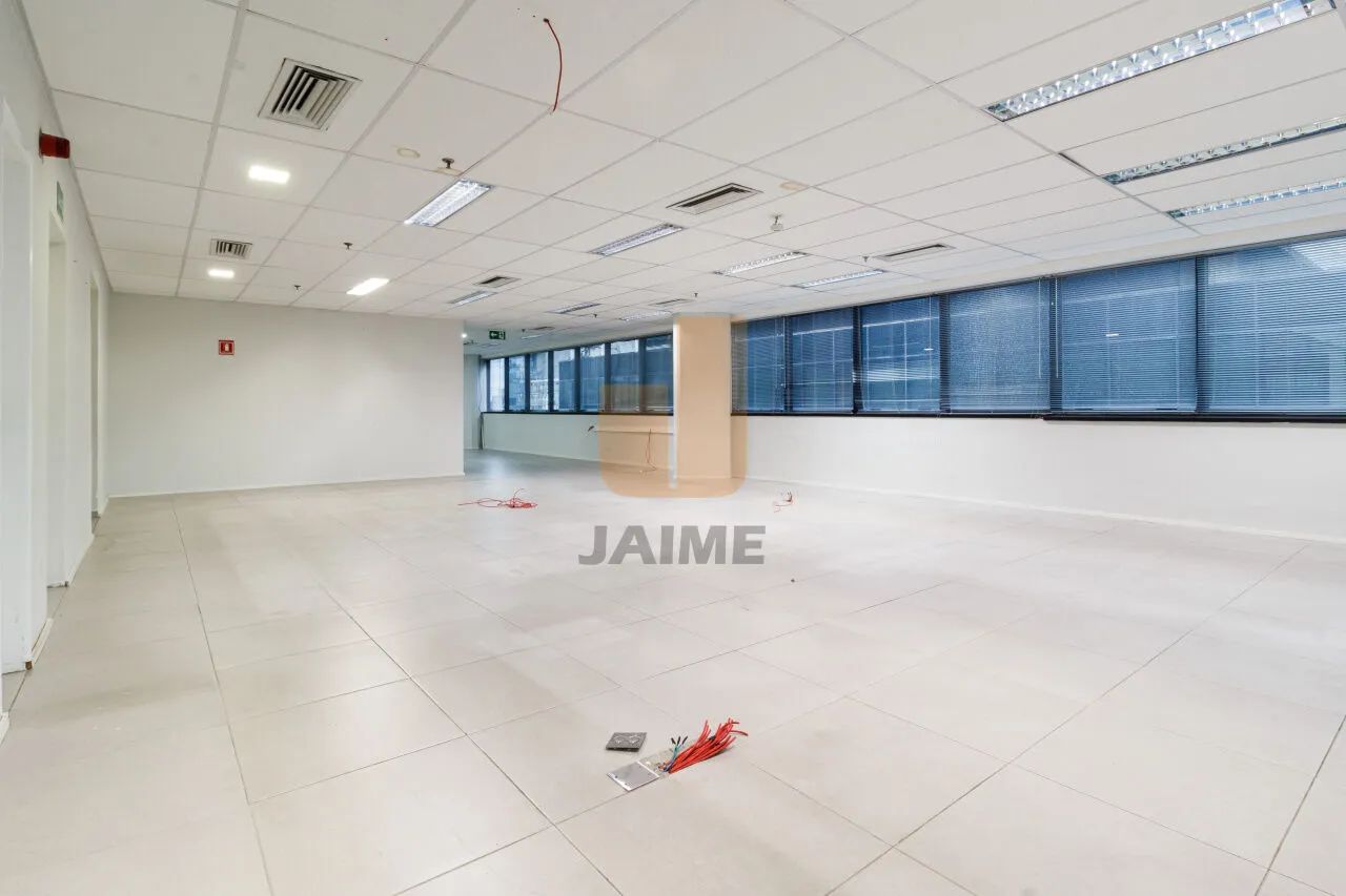 Excelente sala Comercial, 6 vagas, localizado a uma quadro do Metrô, perto do Shopping Pau - Foto 2