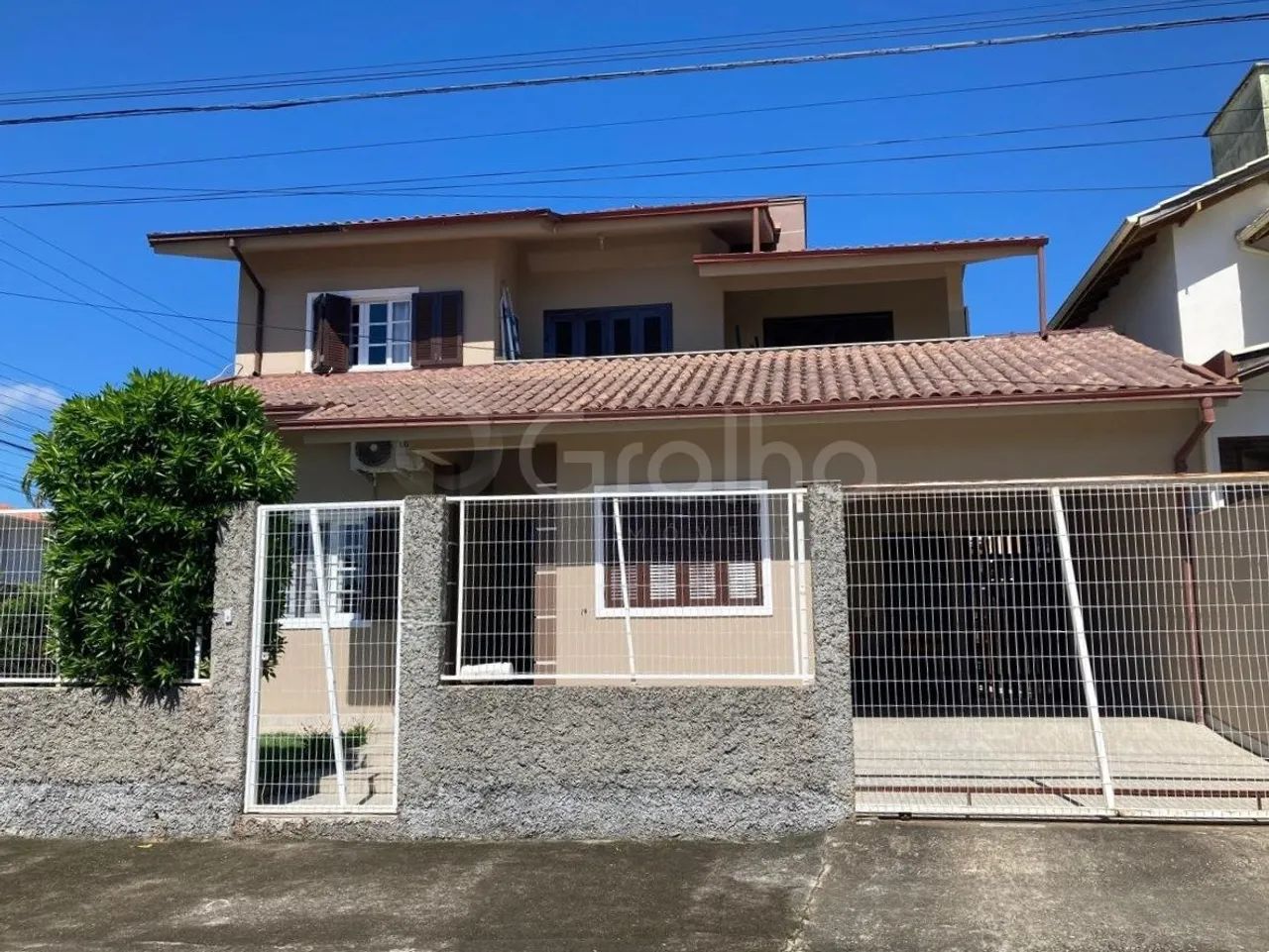 Casa a venda com 5 quartos , no bairro Carianos em Florianópolis