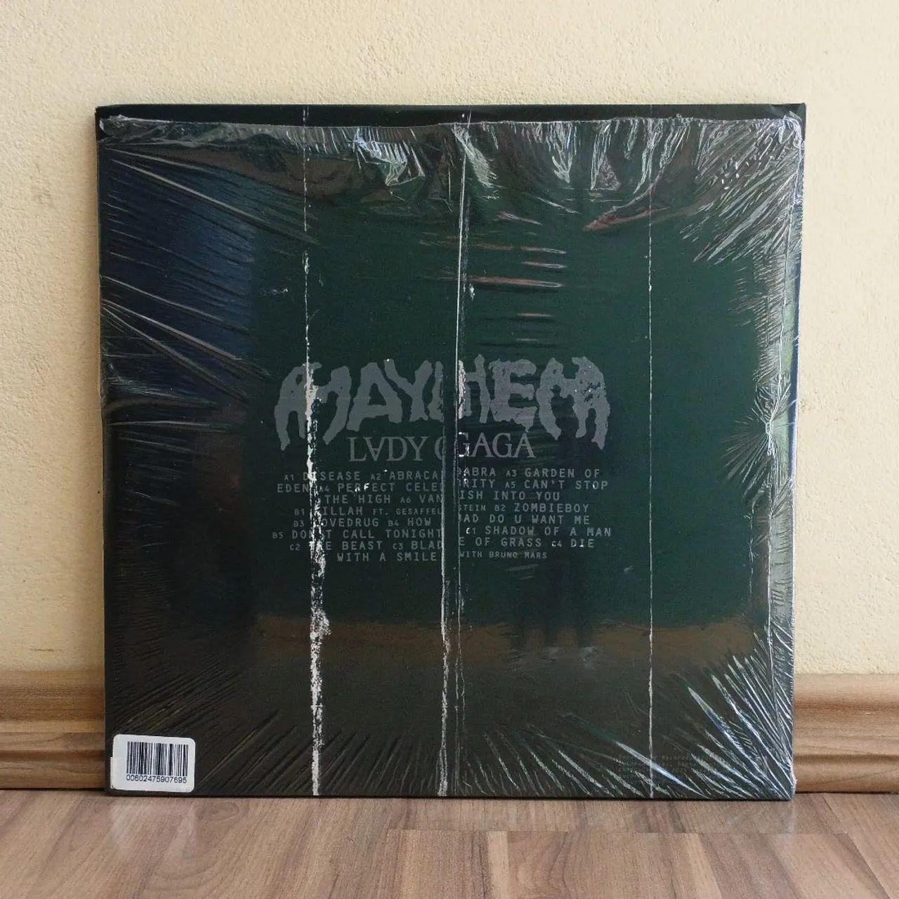 Vinil AUTOGRAFADO Lady Gaga Mayhem Importado - Foto 3
