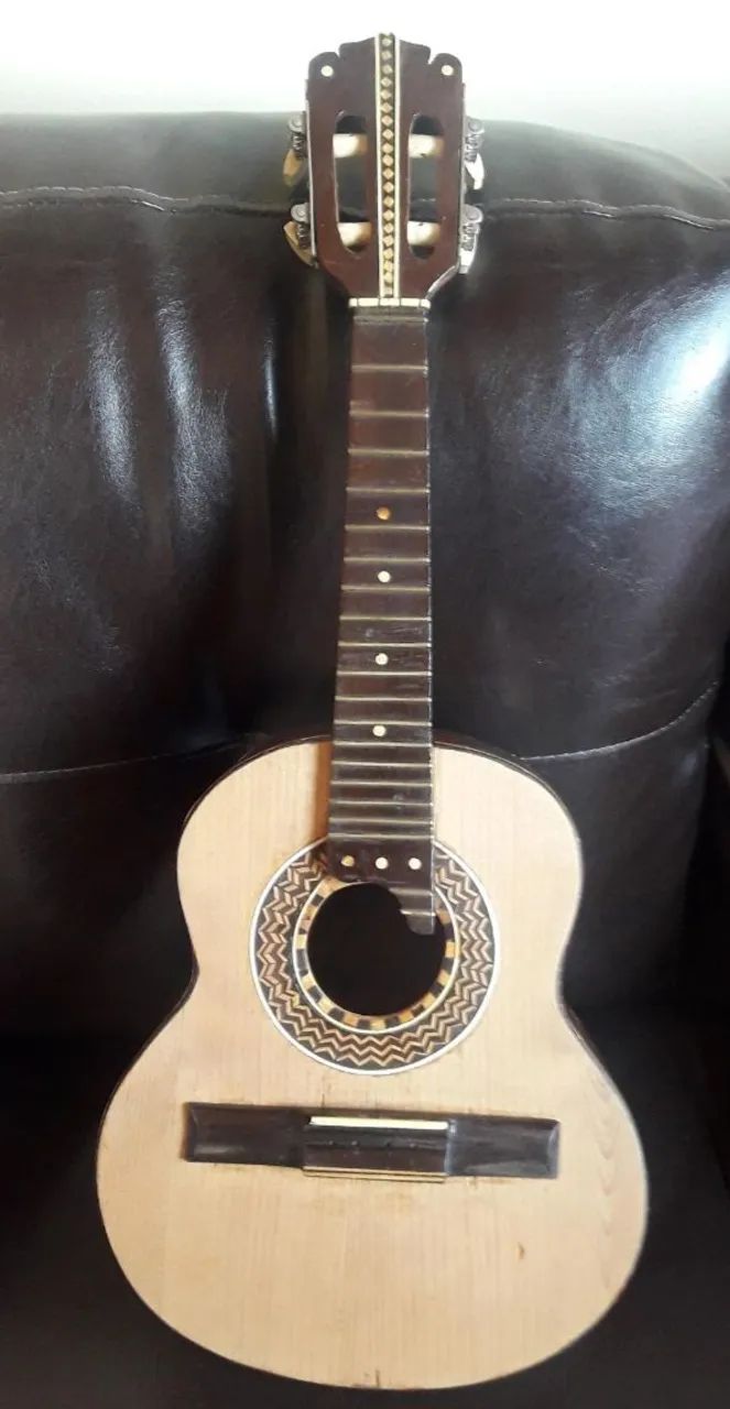 Cavaquinho inacabado