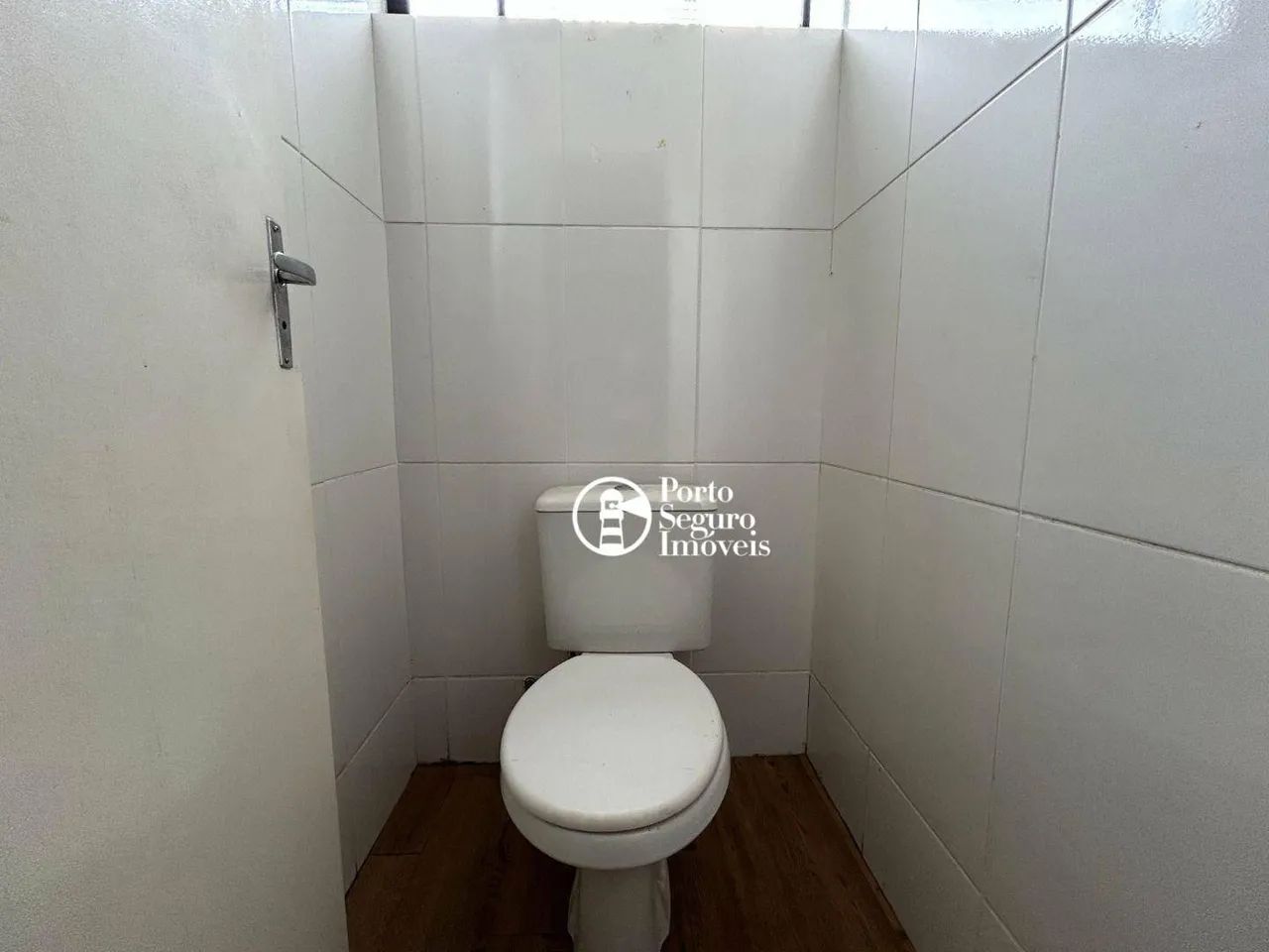 Galpão com 2121m² - Wener Plaas com 2000m² livre salão. 03 Docas (uma com plataforma, piso - Foto 4