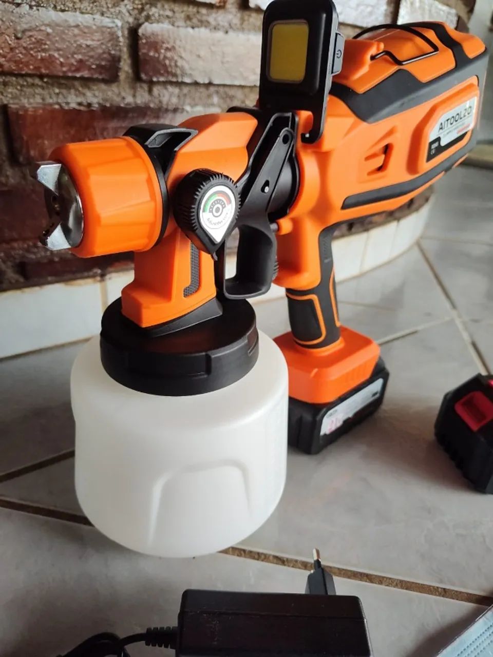 Pistola De Pintura Pulverizadora 1400ml Aitoolzo com 2 baterias - Foto 3