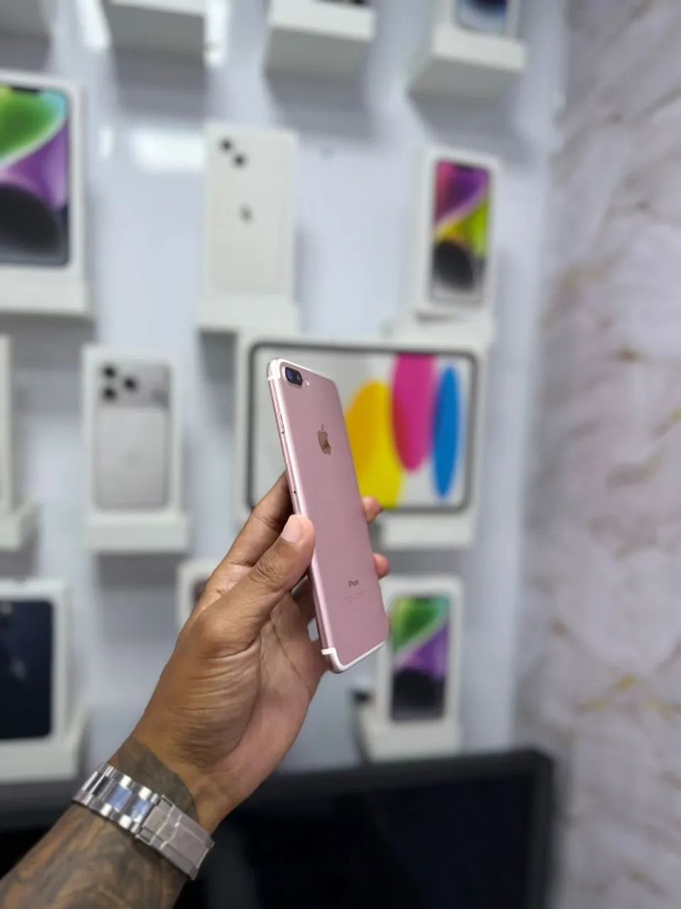 IPHONE 7 PLUS 128GB ROSA<br>R$ 389,99 - Celulares e Smartphones
