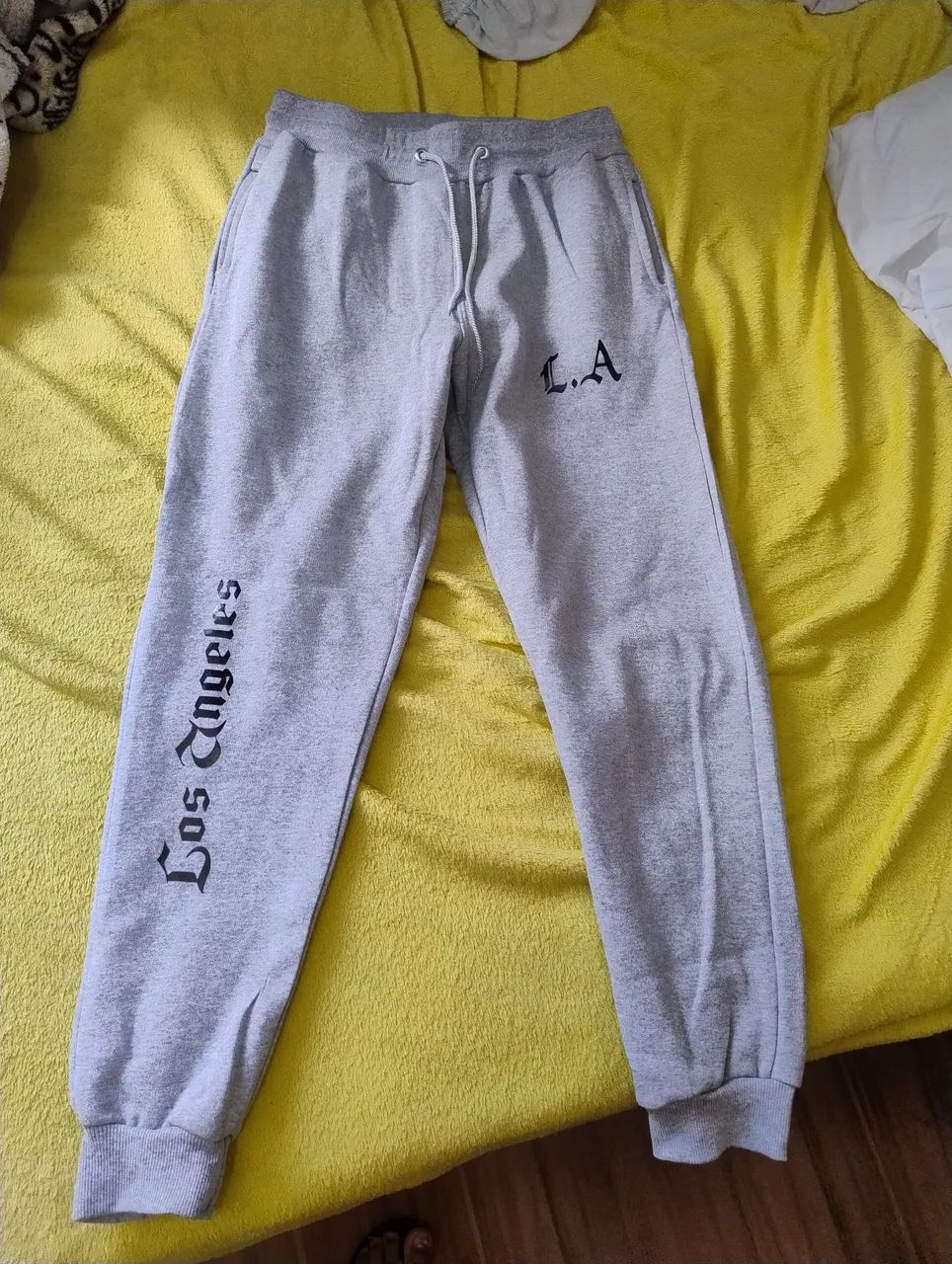 Calça moletom nunca usada 