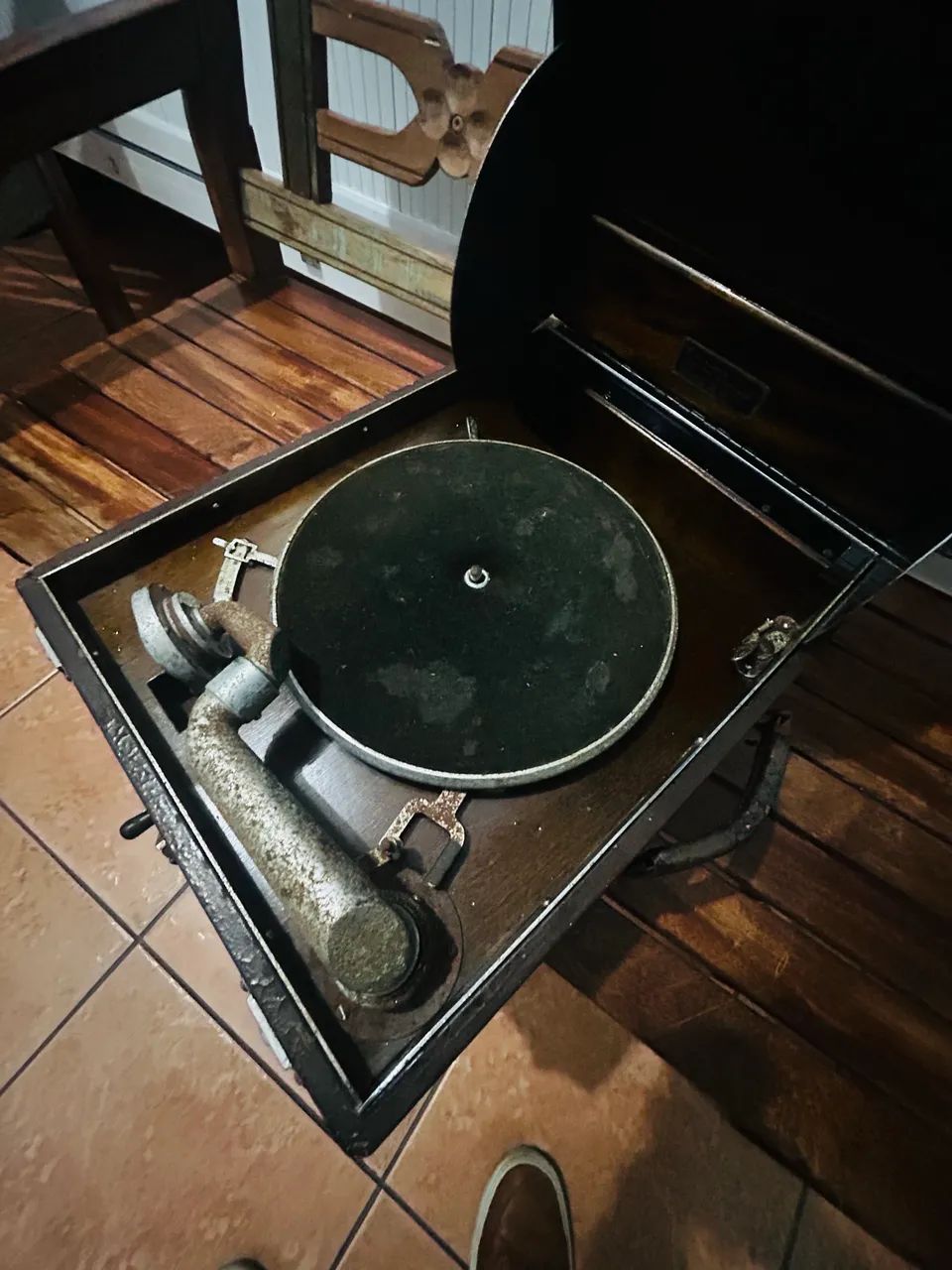Antiga Gramofola (Gramofone)