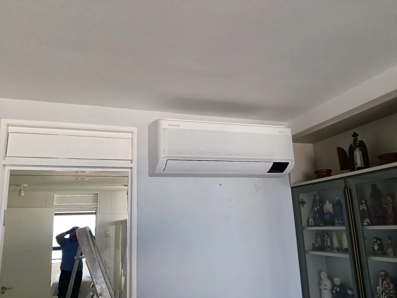 Manutenção elétrica, hidráulica instalação e manutenção de ar condicionado,fogão e gela...