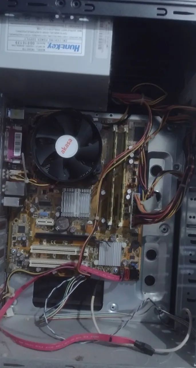 CPU Gabinete Com Defeito Para Retirar Peças - Foto 2