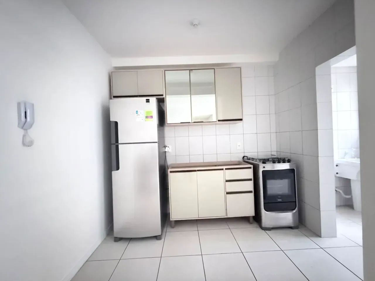 Aluga-se bom apartamento mobiliado de 2 quartos em Forquilhinhas, São José/SC - Foto 4