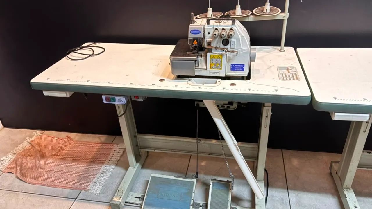Máquina overloque  - Foto 3