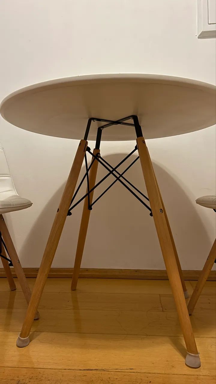 Conjunto branco Eiffel mesa redonda 90cm + 2 cadeiras - Foto 5