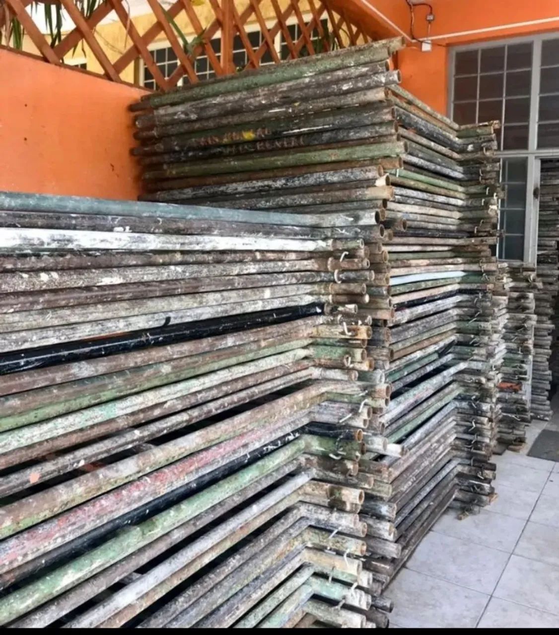 Andaimes tubulares de 1m e 1,5m