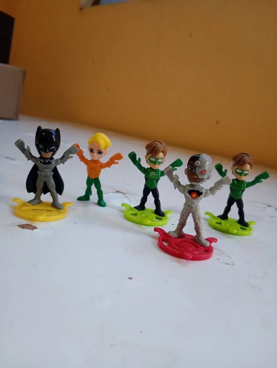Kit bonecos DC Kinder ovo 