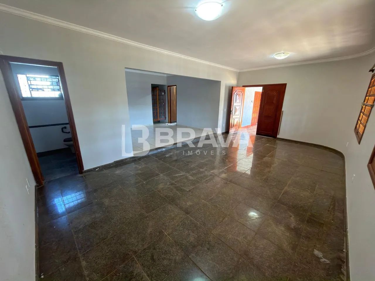 Casa com 3 quartos para Locação Santa Maria, Uberaba