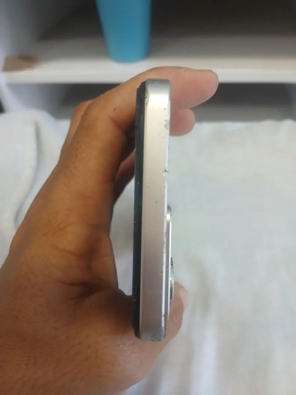 Realmi c75 com avarias porém funcionando tudo normalmente 256 gigas - Foto 3