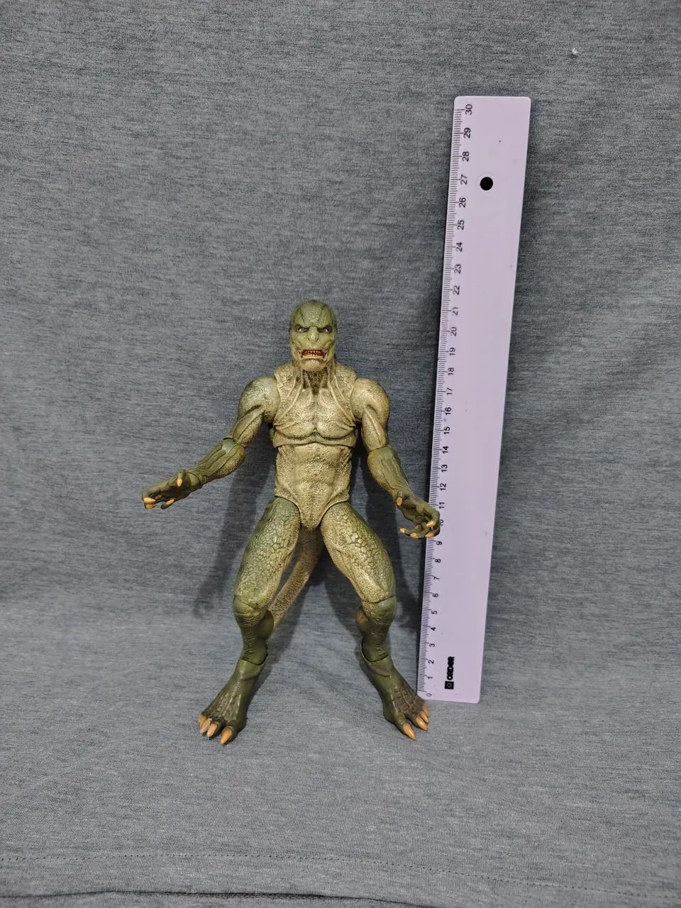Boneco Largarto Marvel select mcu 