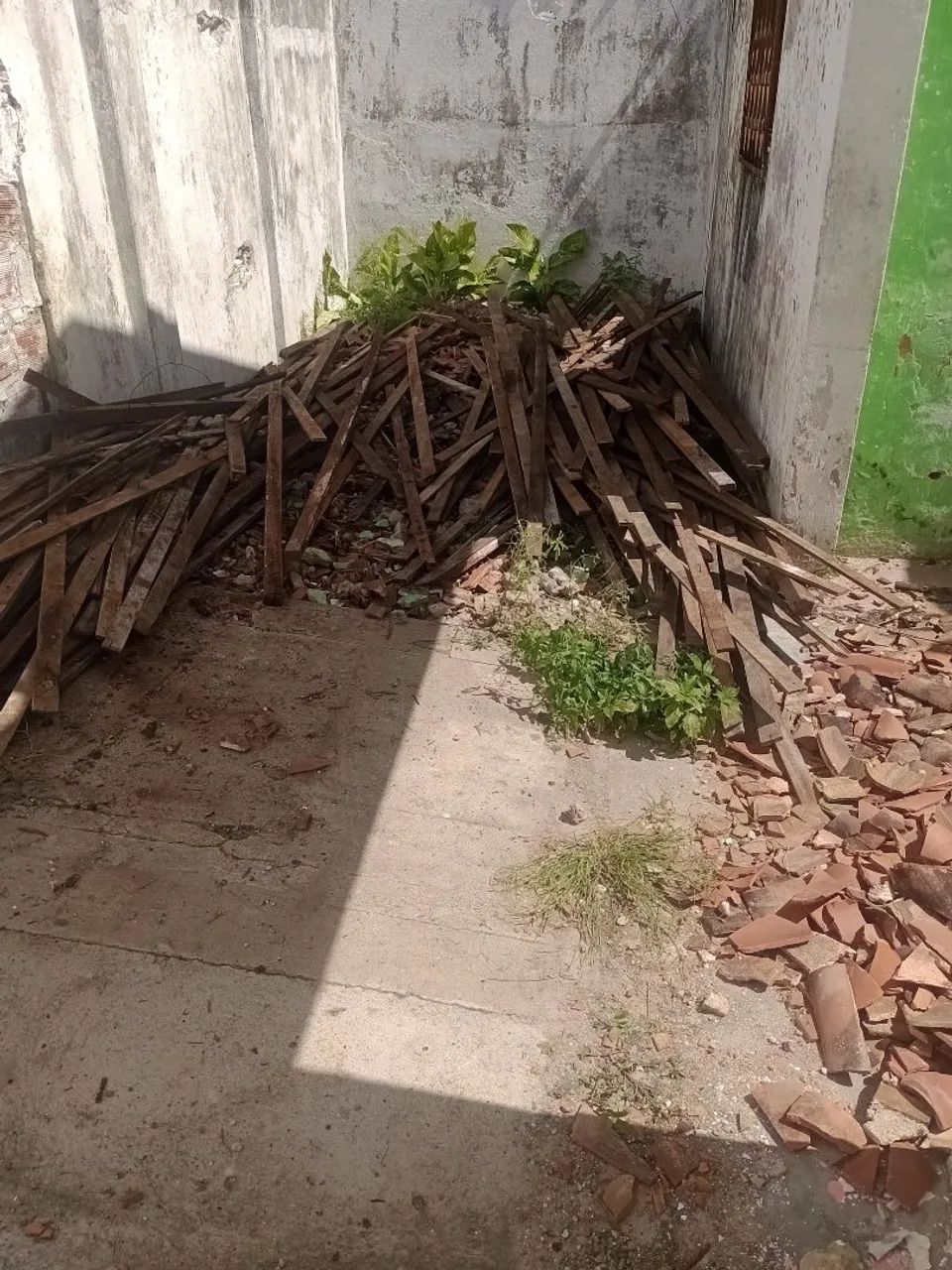 Madeiramento Massaranduba linhas caibro e algumas ripas  - Foto 5