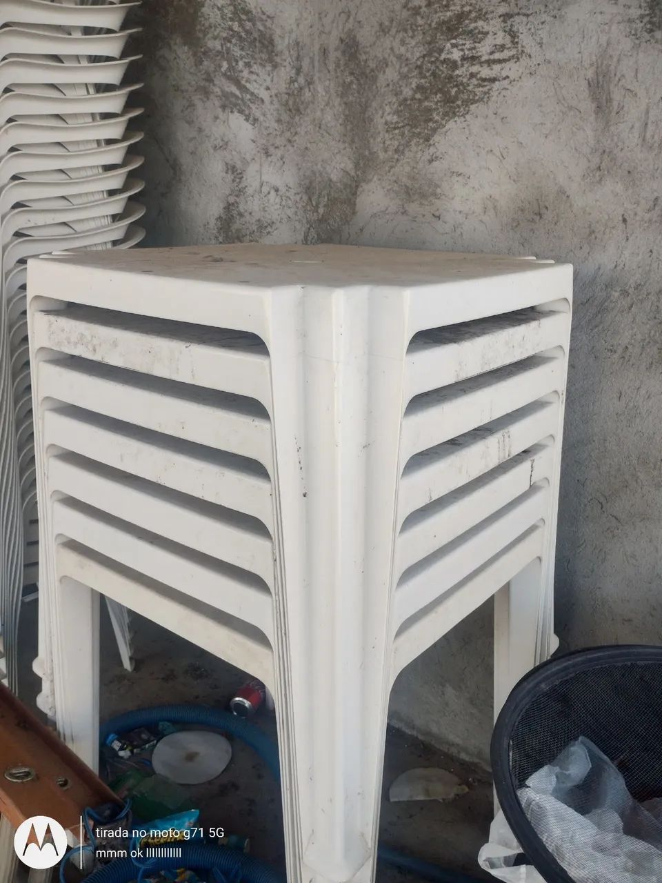 Mesa e cadeiras
